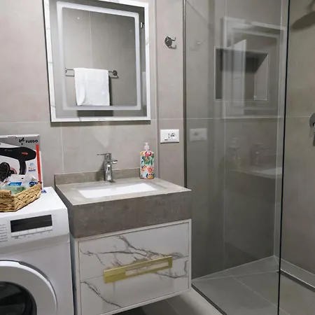 Modern 2-bedroom In The Heart Of شقة *