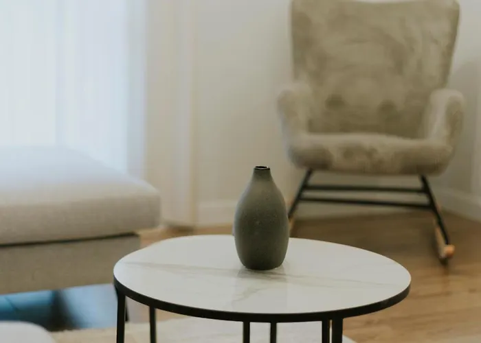 Modern 2-bedroom In The Heart Of 公寓